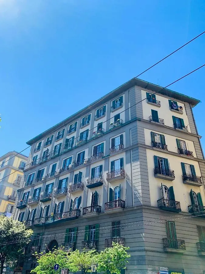 *** Bed & Breakfast Bed and Breakfast Nacu 90 Napoli Italia